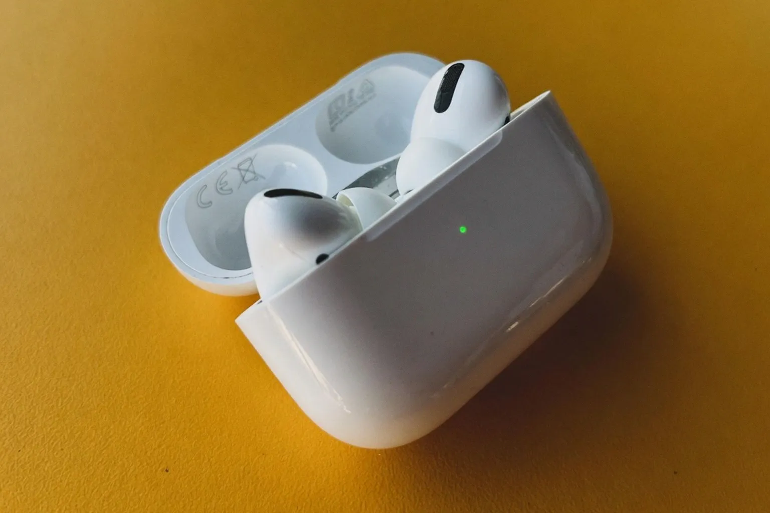 Apple iOS 27 Code Signals AirPods Ultra With Built-In Cameras On The Way
